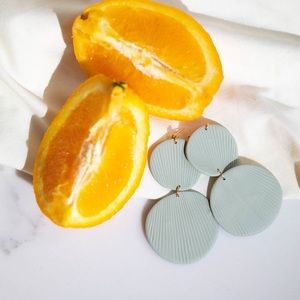 Resting Beach Face Earrings in Dried Mint Green